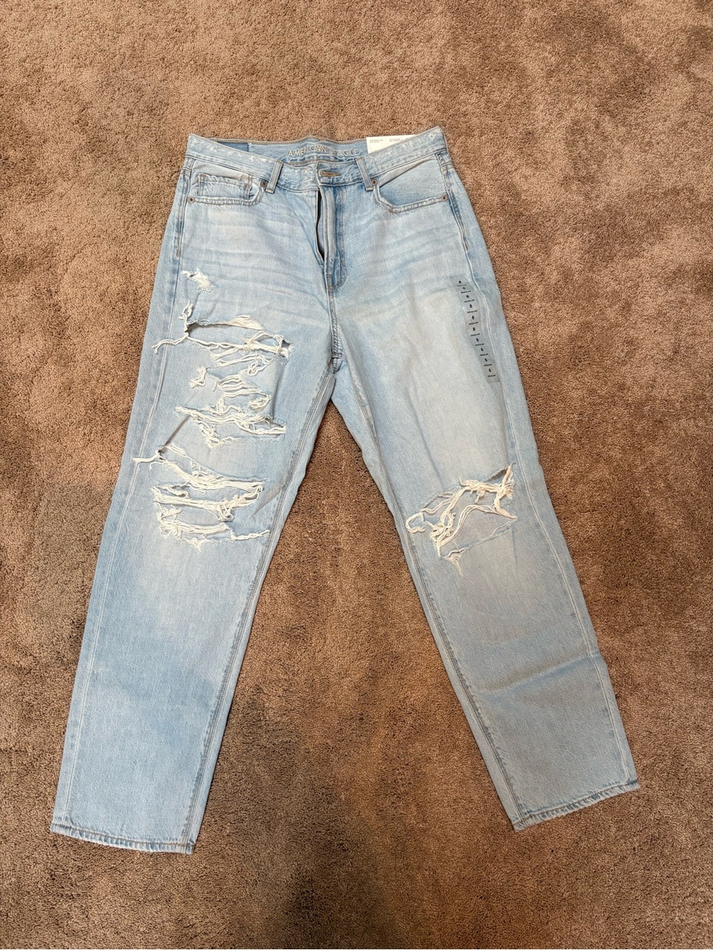 NWT American Eagle High Rise Mom Straight Jean